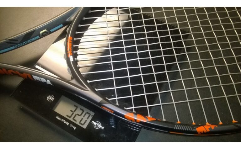 Le poids d'une raquette de tennis, compromis entre maniabilité et puissance